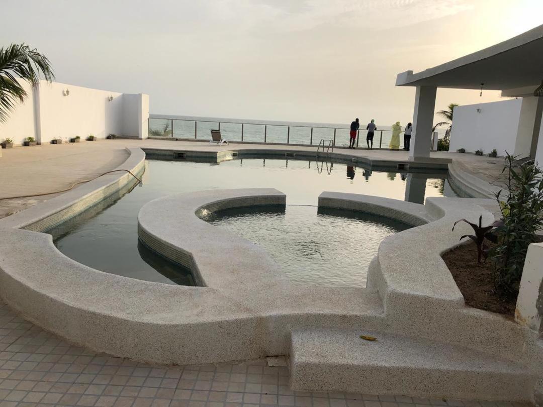 Villa Somone Pied Dans L'Eau Exterior foto