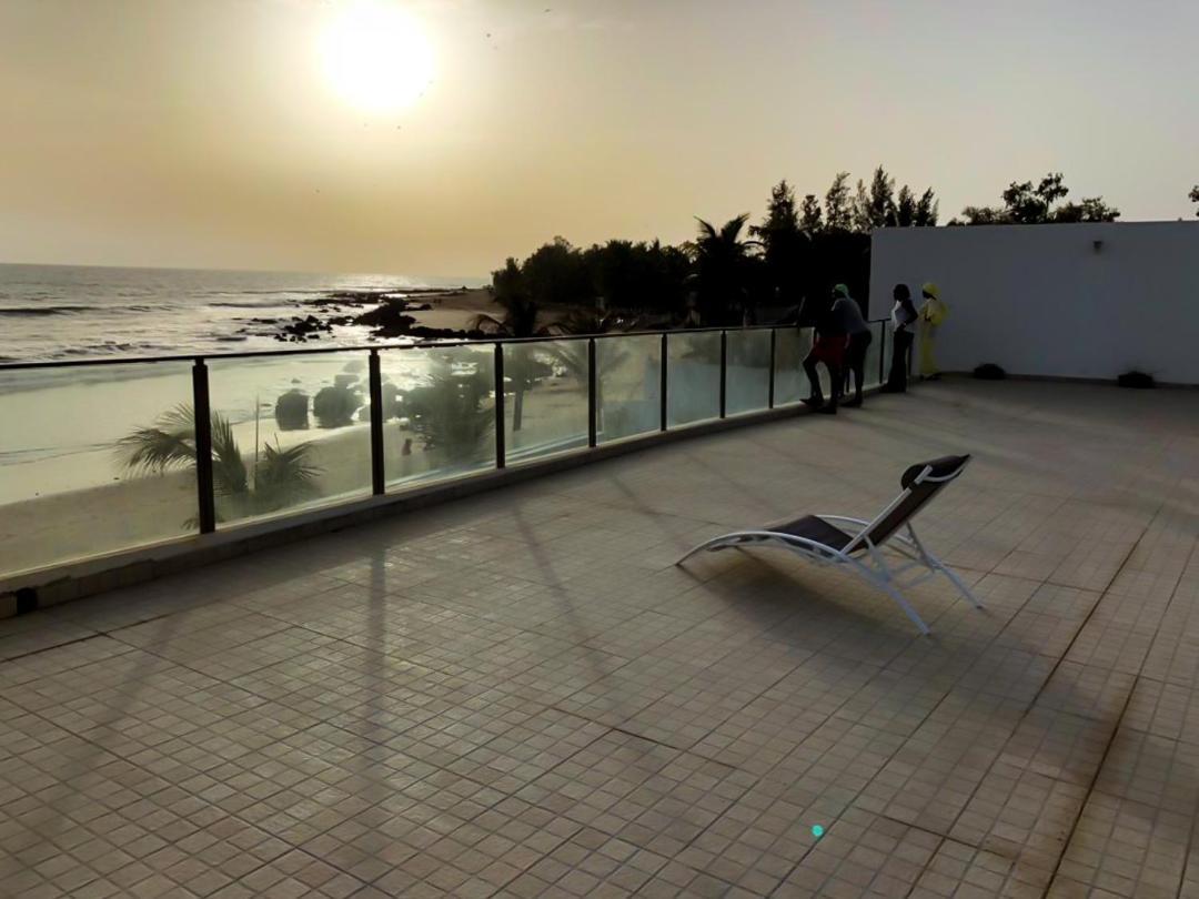 Villa Somone Pied Dans L'Eau Exterior foto