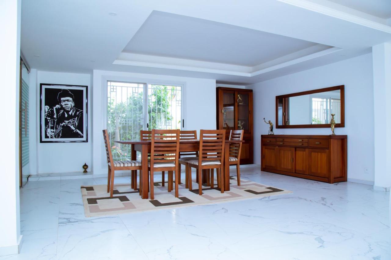 Villa Somone Pied Dans L'Eau Exterior foto